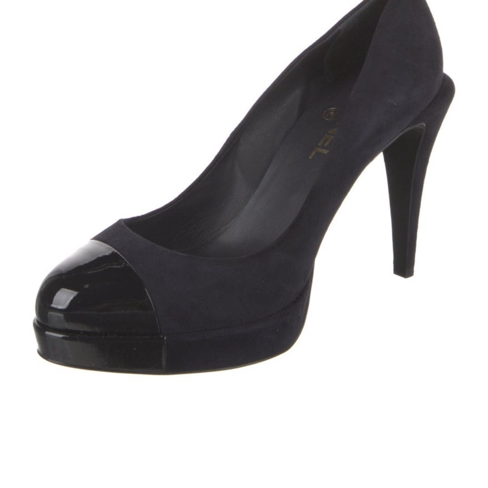 CHANEL Black Heels with Glossy Cap-Toe new - Picture 2 of 5
